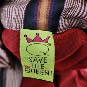 Save the Queen top